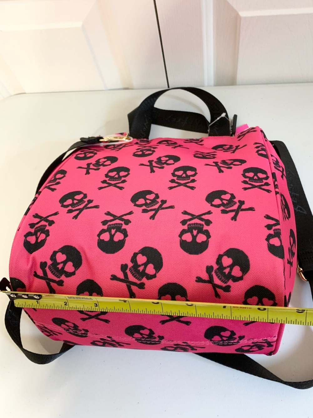 Betsey Johnson Skull Crossbody Lunch Bag Zip Top NEW Whimsigoth Pretty Punk - Picture 8 of 8